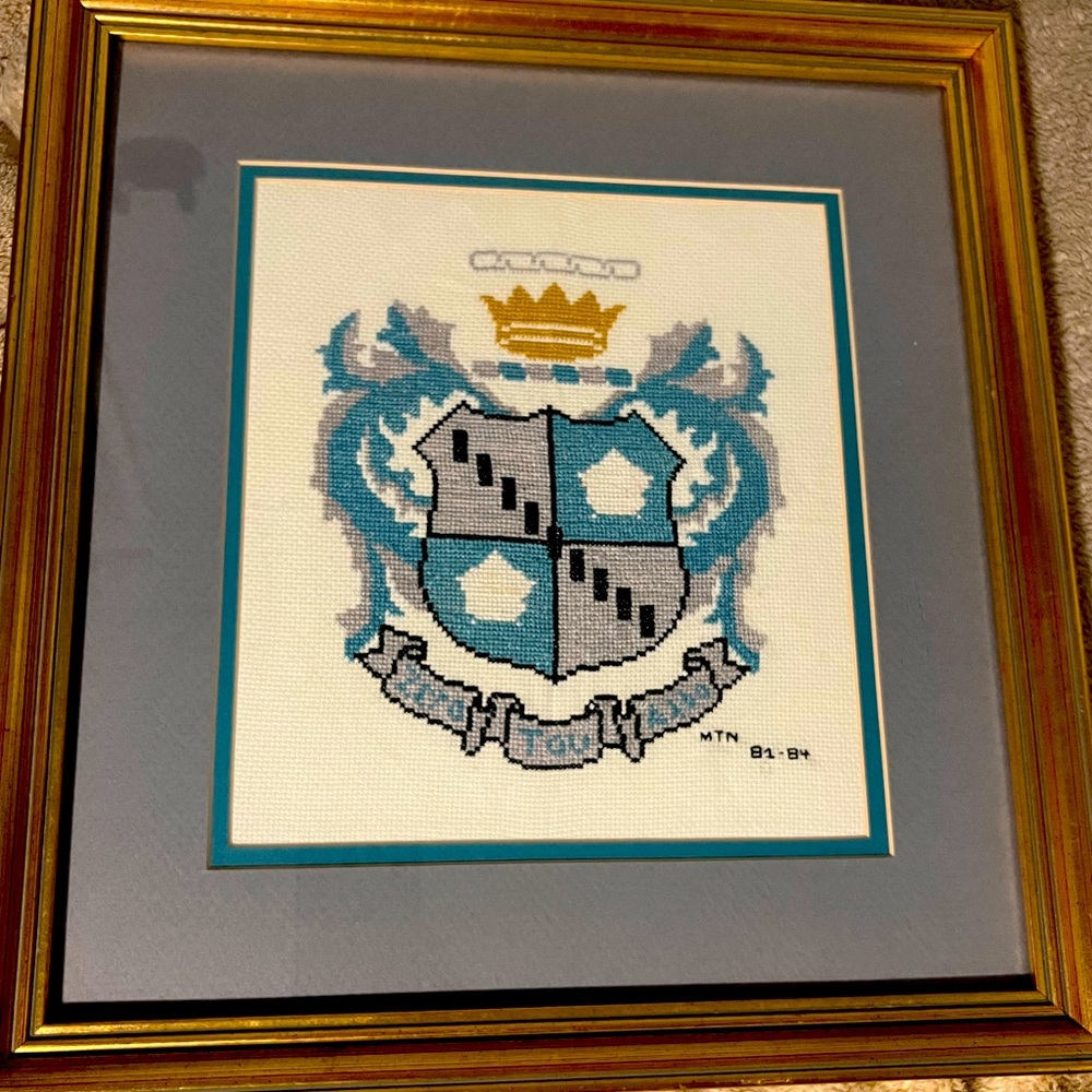 ✨Vintage✨ Zeta Tau Alpha Crest Framed Needlepoint ZTA
